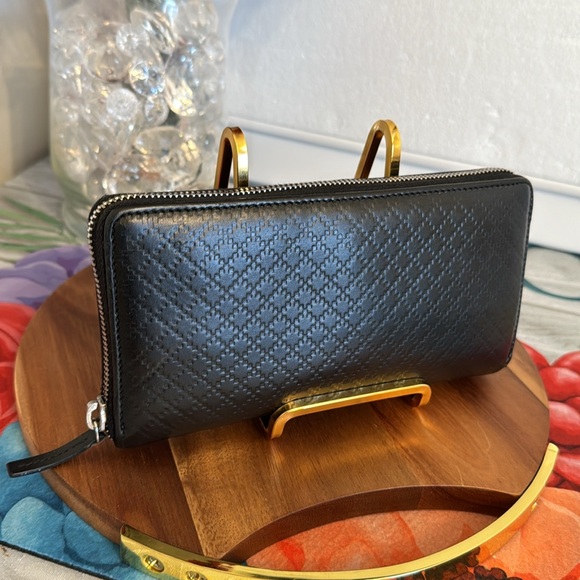 Authentic Gucci GG logo black on black - Picture 15 of 15